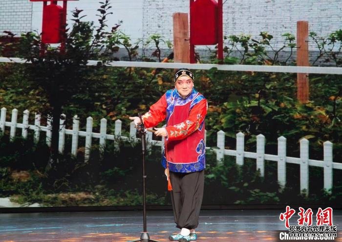 中国曲艺牡丹奖入围者袁沛耀：撸板呱嘴让我从头站到了舞台